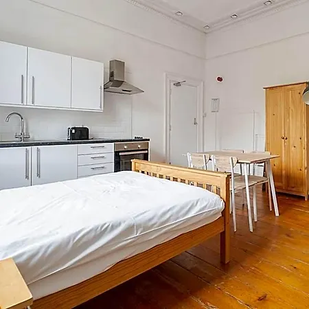 No 4 Georgian Shared House - By Clifton Short Lets Бристоль